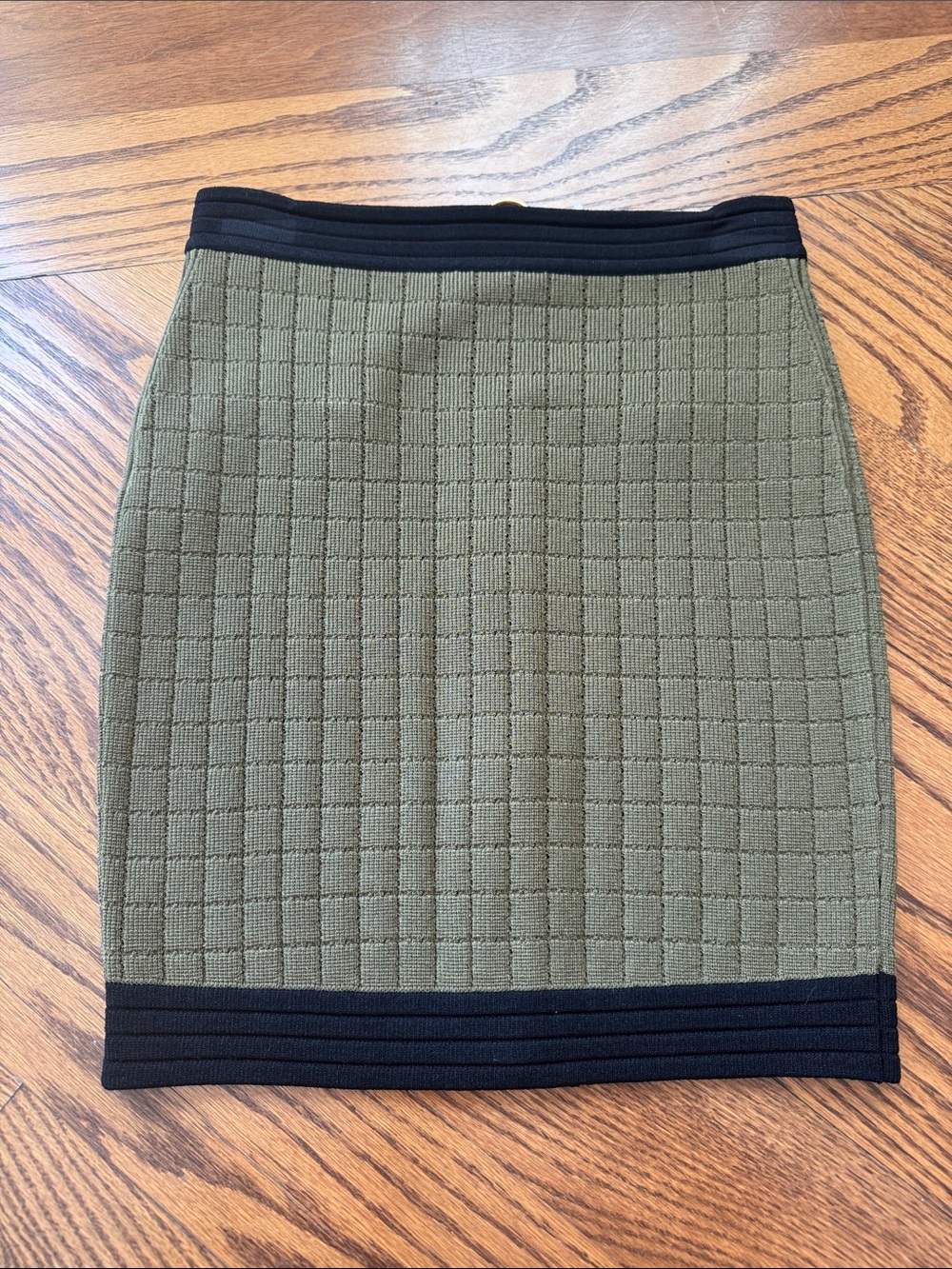 Balmain Olive Green Knit Mini Skirt with Black Trim & Gold Zipper - Picture 4 of 6
